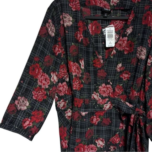Torrid Black Floral Plaid Georgette Wrap Tunic Blouse Size 2 2XL - Picture 14 of 14